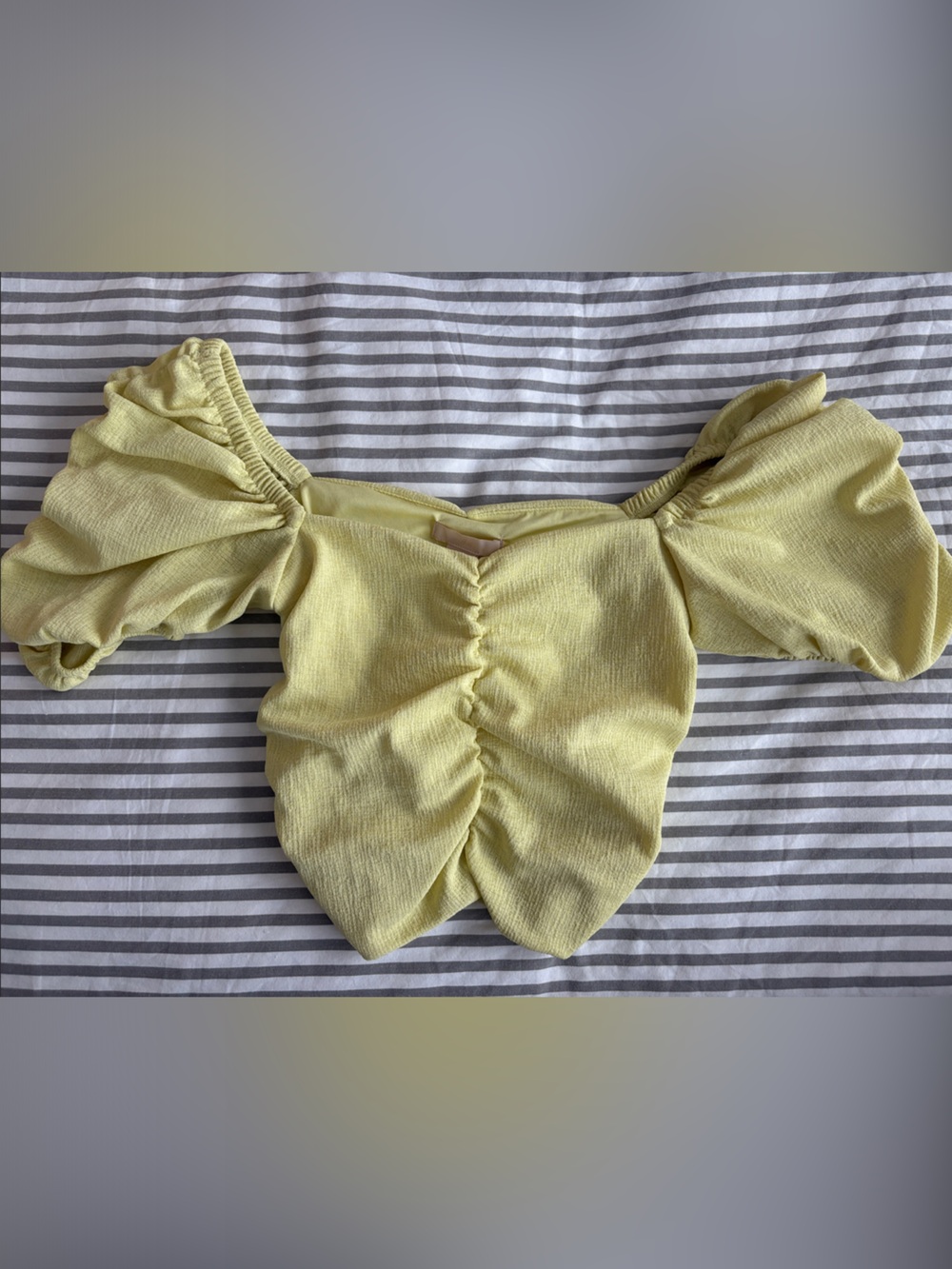 H&M Pale Yellow Puff Sleeve Ruched Crop Top